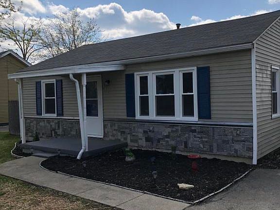 3rd image of 155 W Shannon Ln