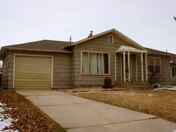 1207 Bradley St, Laramie, WY 82072