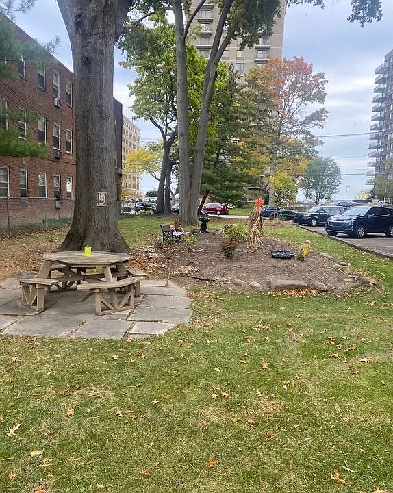 1st image of 12031 Edgewater Dr #0B-1Ba