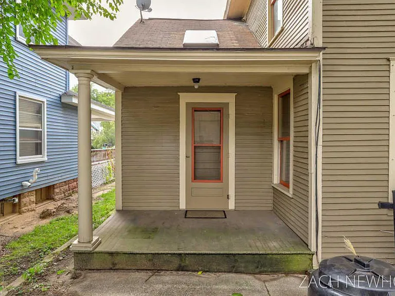 4 Union Ave NE — Photo 30