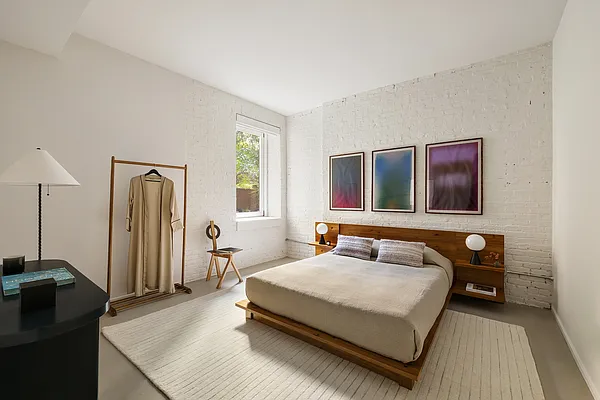 Bedroom, photo 2