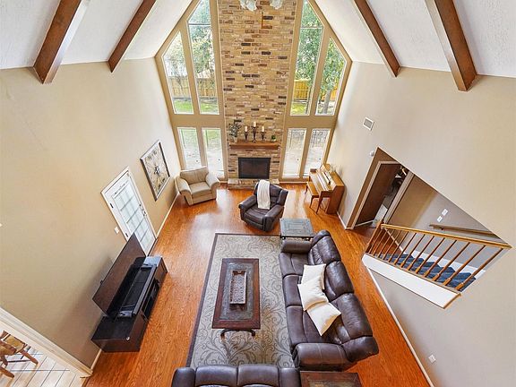 4th image of 11818 Moorcreek Dr