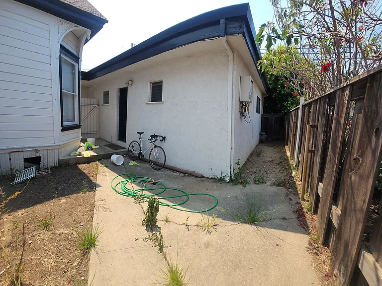550 Foothill Blvd — Photo 18