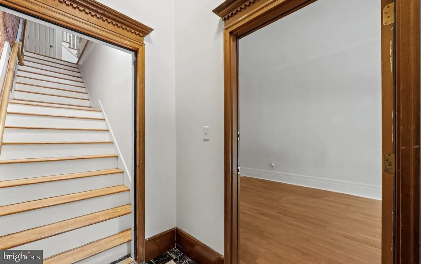 2 bed, 1.0 bath, 3450 sqft, $2,000 — Photo 2