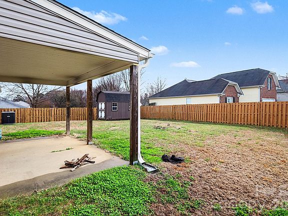 5th image of 8418 Appledale Dr