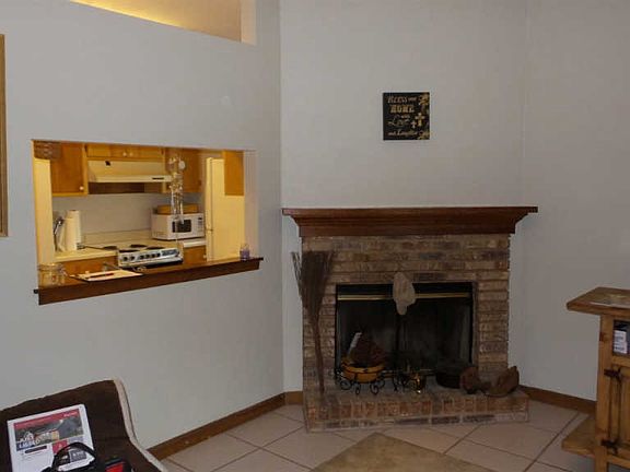 5th image of 230 Whetherbine Way W