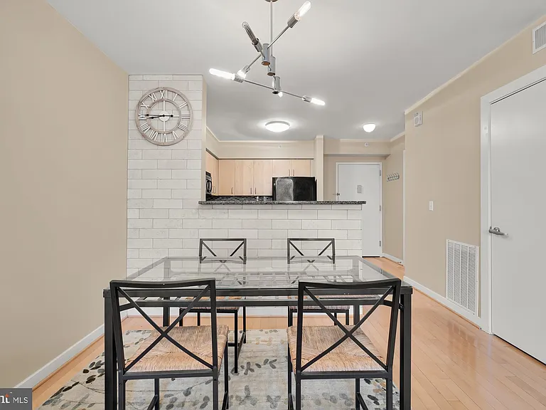 1000 New Jersey Ave SE #317 — Photo 11
