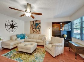 232 Farnham Cres, Deerfield Beach, FL