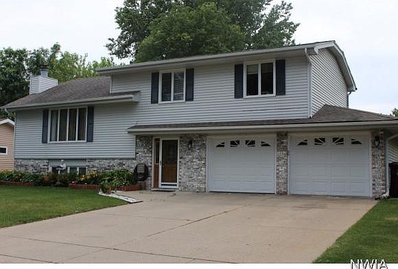 1st image of 412 S Ridge Dr