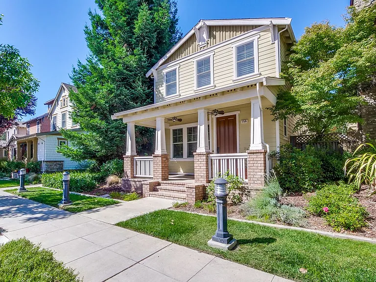 156 Linfield Dr — Photo 32