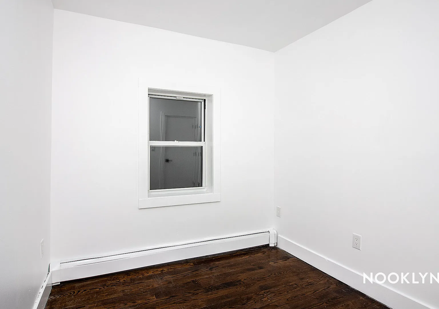 1883 Greene Ave — Photo 2