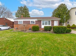 33639 Newport Dr, Sterling Heights, MI 48310