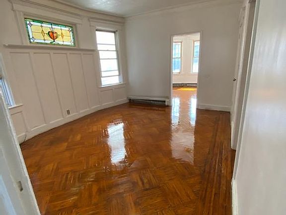 2nd image of 28 Sheffield St Floor 1