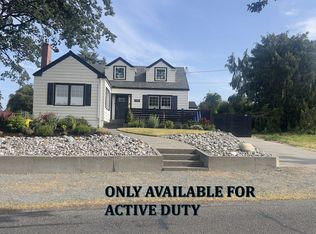 1398 SE 8th Ave, Oak Harbor, WA 98277
