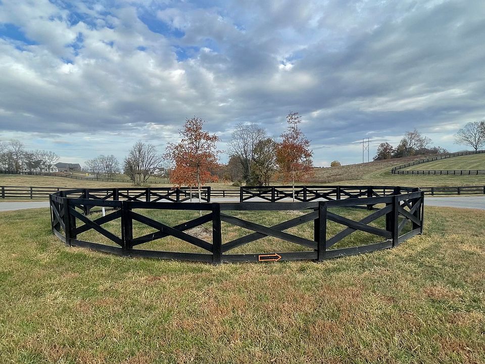 2nd image of 209 Doe Run Rd