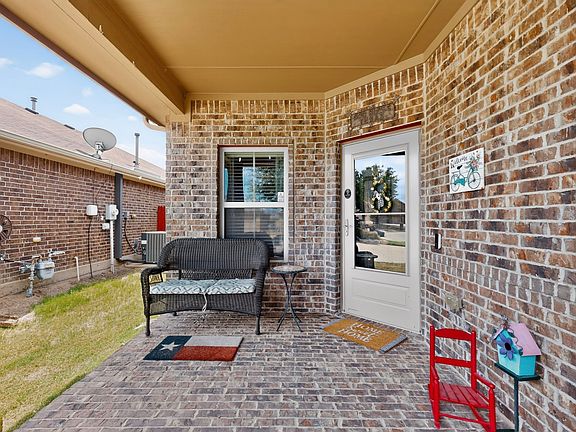 3rd image of 4817 Willow Branch Ct
