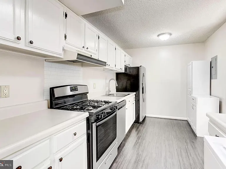 11841 Shire Ct #11 — Photo 8