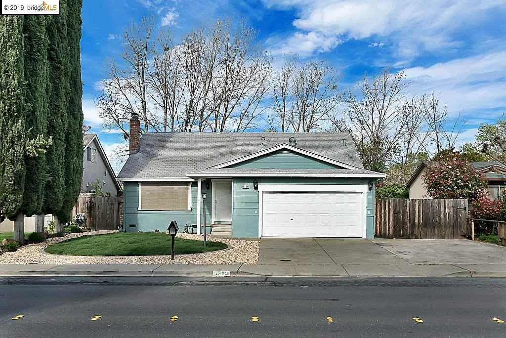3309 G St photo 1