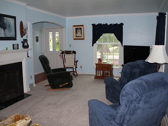 2nd image of 4303 Chanticleer Dr