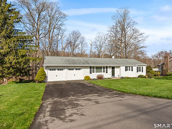 3rd image of 825 Farmington Drive