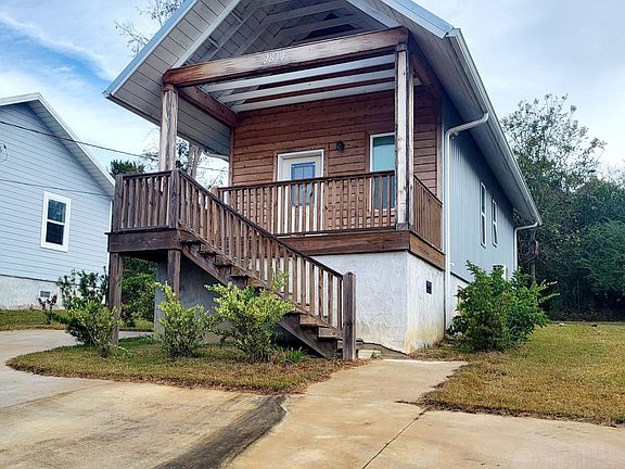 2nd image of 2834 Chipola St