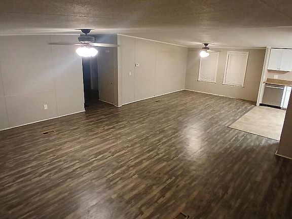 3rd image of 406 Windsong Dr