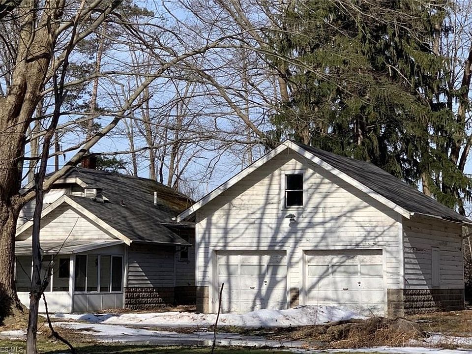 2nd image of 697 Howland Wilson Rd SE
