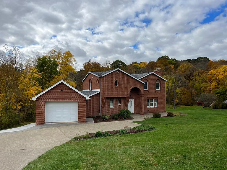 296 Gilkeson Rd — Photo 1