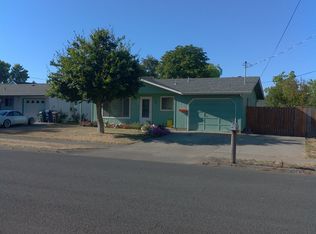 560 East St, Independence, OR 97351
