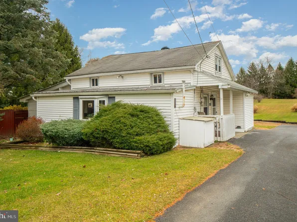 131 & 129 Spruce Ln, Harrisburg, PA 17112