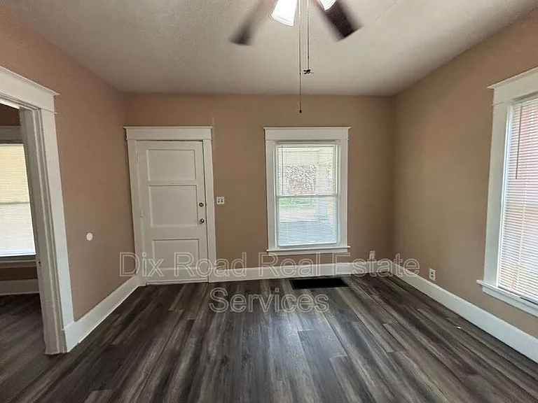 708 Elwood St — Photo 6