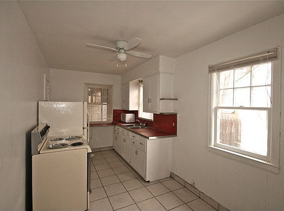 Eat-in area with window, ceiling fan