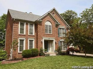 301 Lyndonwoods Cir, Lyndon, KY 40222