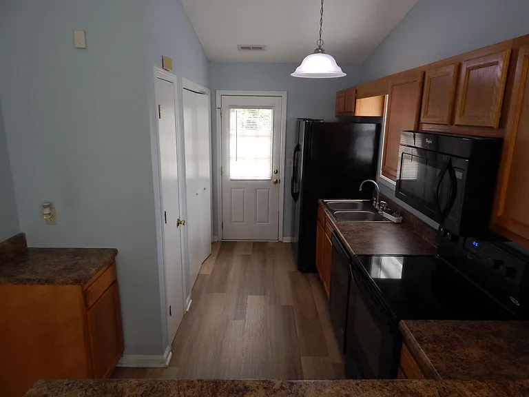 4104 Fraternity Ct — Photo 6
