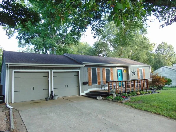 7913 Raytown Rd, Raytown, MO 64138