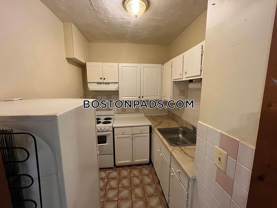 1st image of 4 Price Rd APT 16