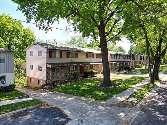 2nd image of 8443-49 Lowell Ave