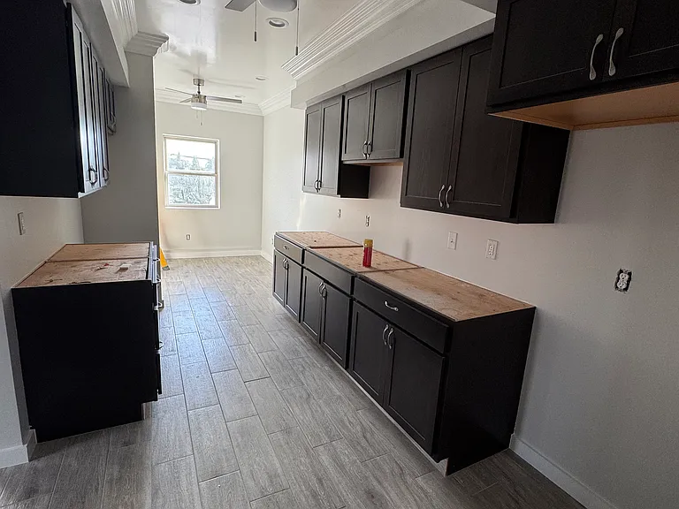 4353 S Western Ave #2 — Photo 2