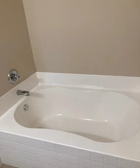 Garden tub in Master bath