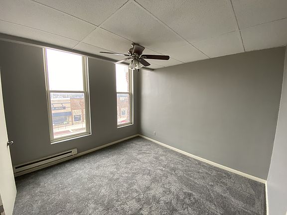 2nd image of 1018 1/2 7th Ave #2