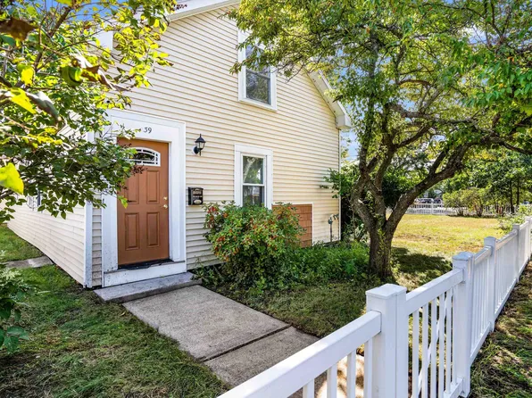 39 Brown Avenue, Manchester, NH 03101