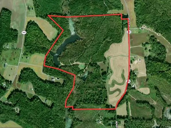 18262 Seals Rd, Bowling Green, VA 22427