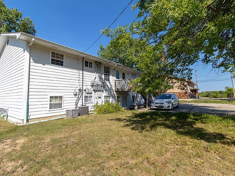 2932 Leeway Dr #D — Photo 3