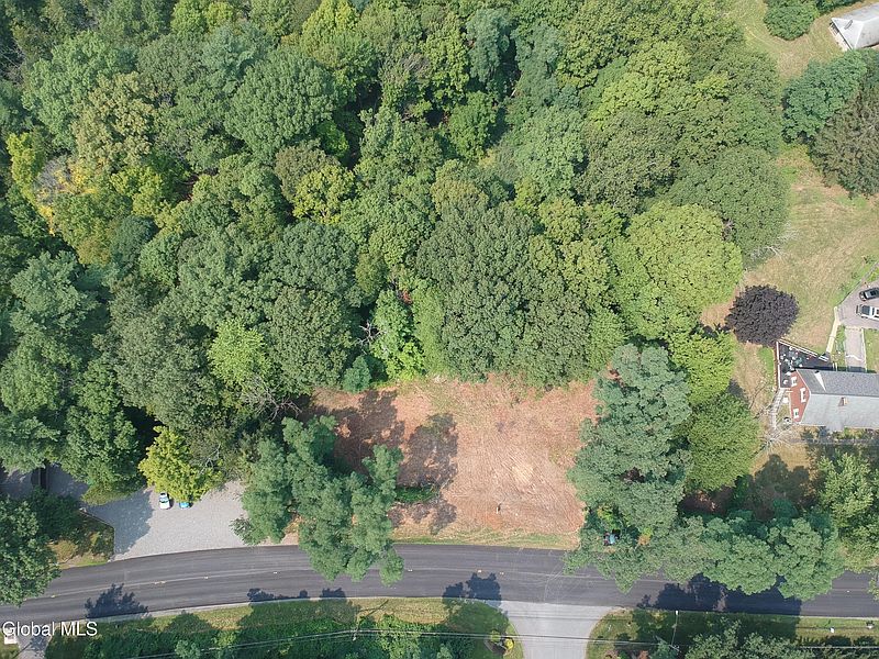 4th image of 1737 Crescent Road