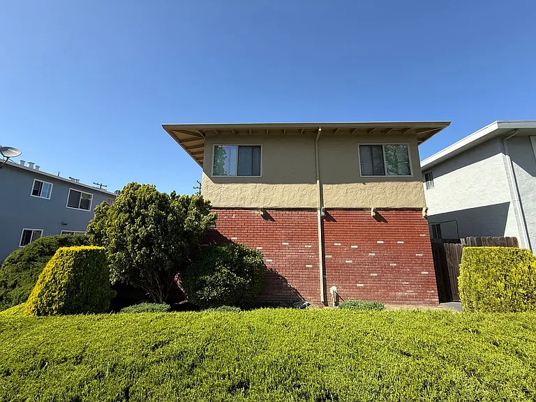 3061 David Ave — Photo 2