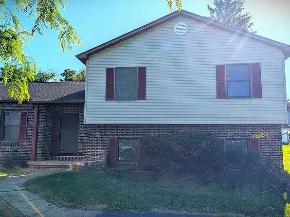 16 Wadsworth Dr, East Berlin, PA 17316