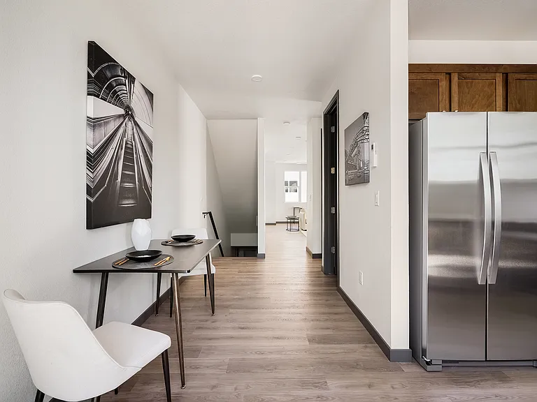 Grand Canyon Mews — Photo 21