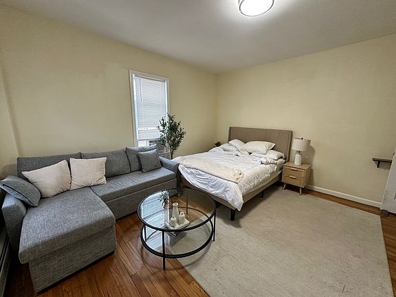 4th image of 9 Lincoln St #1