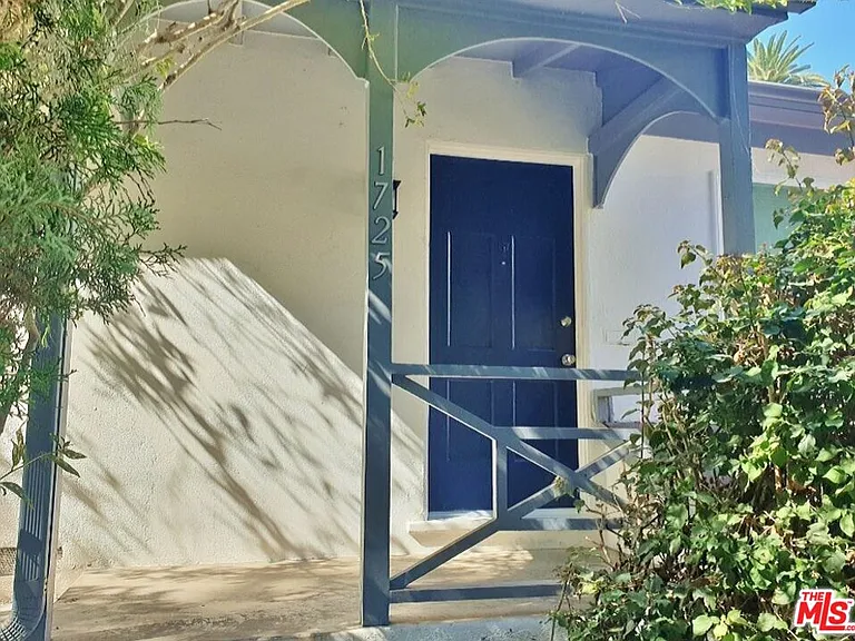 1725 Malcolm Ave — Photo 2