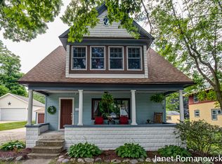 150 E Division St, Rockford, MI 49341
